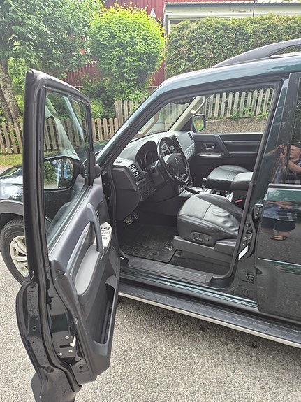 Mitsubishi Pajero 5 of 5