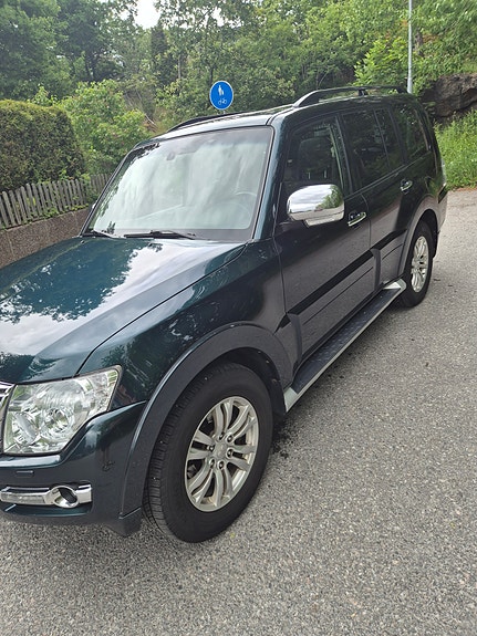 Mitsubishi Pajero 16 of 16
