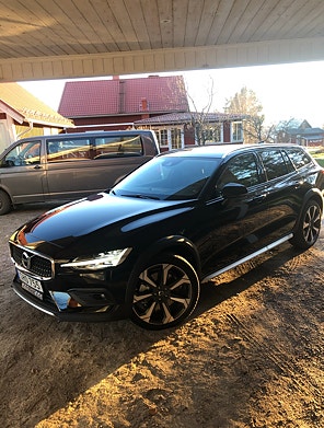 Volvo V60 Cross Country 4 of 5