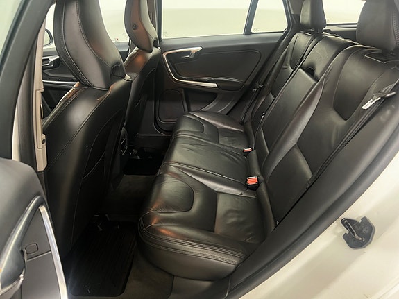 Volvo V60 8 of 9