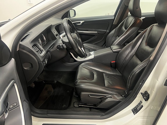 Volvo V60 7 of 9