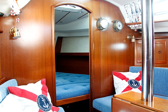 Beneteau Oceanis 331 Clipper 5 of 5