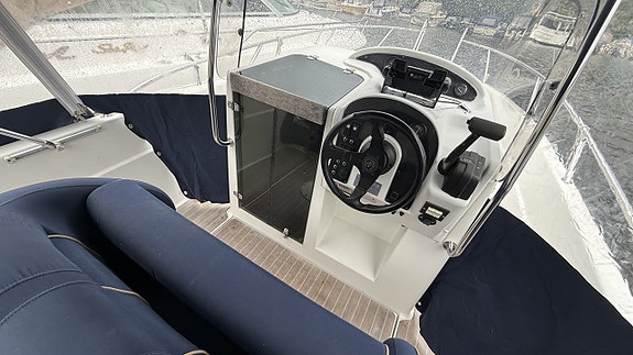 Finnmaster 6500 / Volvo Penta 4,3 GL  -05 6 of 13