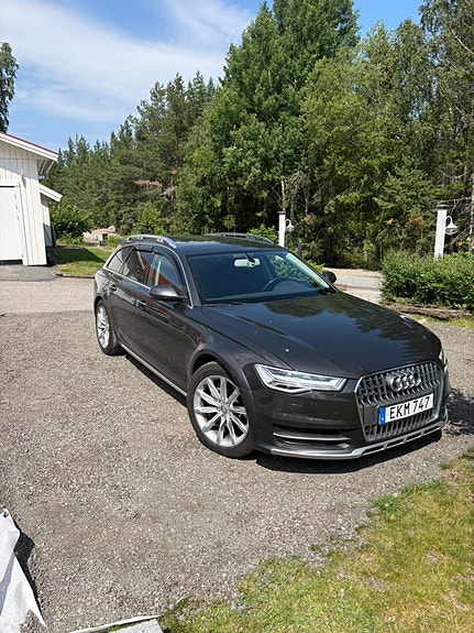 Audi A6 allroad 2 of 5