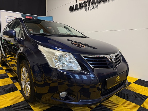 Toyota Avensis 4 of 5