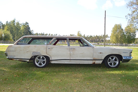 Pontiac Catalina 2 of 17