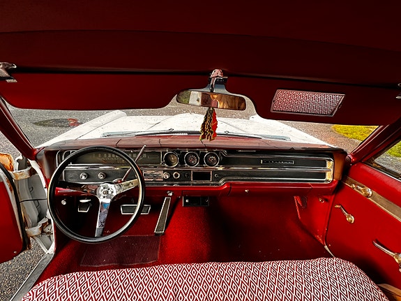 Pontiac Catalina 13 of 17
