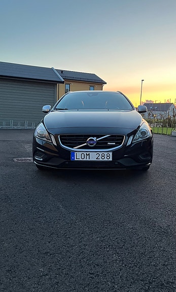 Volvo V60 2 of 3