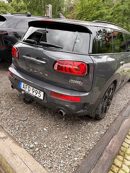 MINI Cooper S 2 of 5