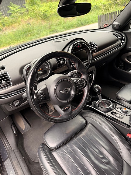 MINI Cooper S 7 of 8