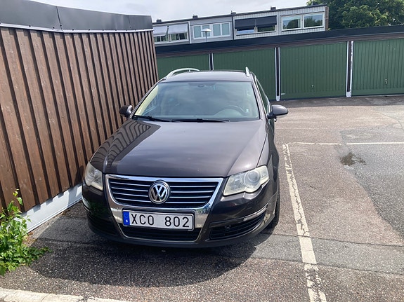 Volkswagen Passat 2 of 5