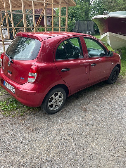 Nissan Micra 4 of 5
