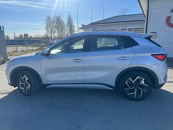 BYD Atto 3 2 of 5