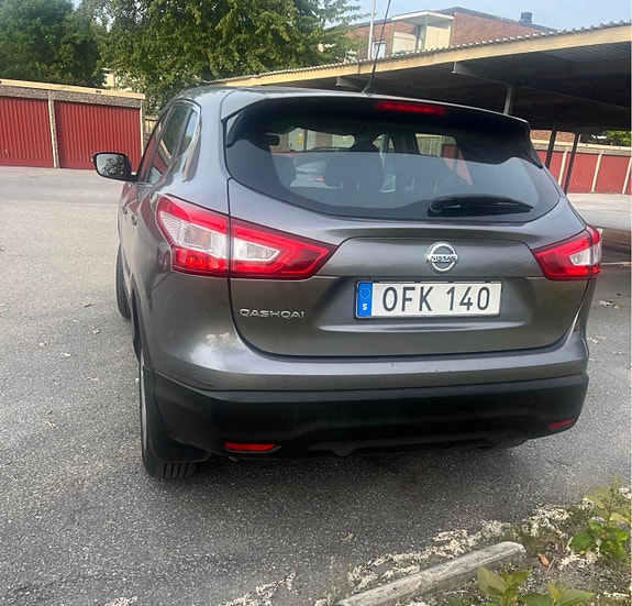 Nissan Qashqai 2 of 5