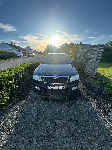 Skoda Octavia 2 of 5