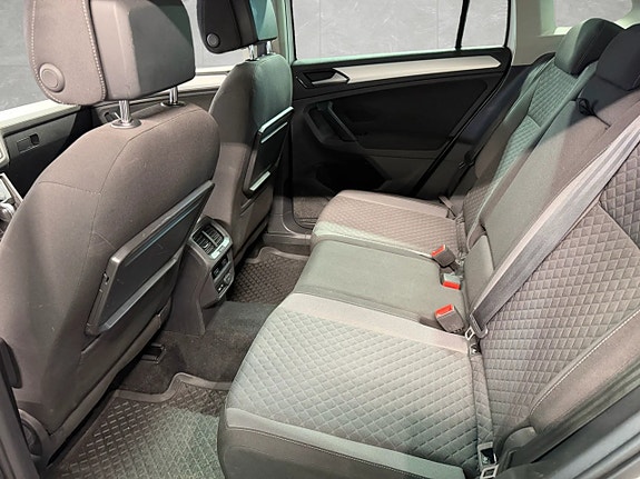 Volkswagen Tiguan 12 of 18