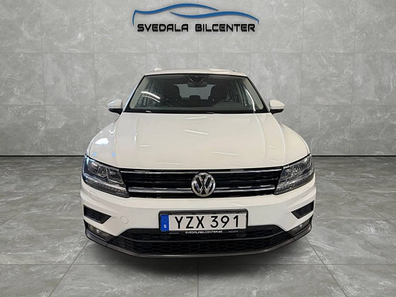 Volkswagen Tiguan 2 of 18