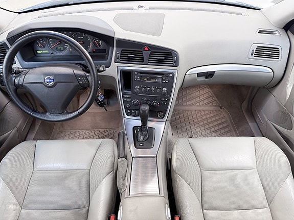 Volvo S60 2 of 5