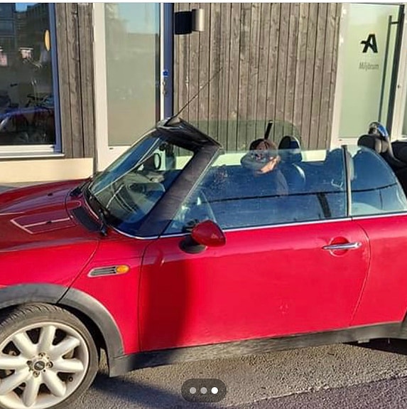 MINI Cooper 4 of 5