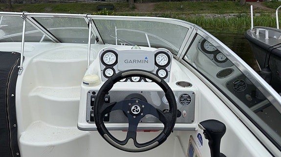 Ryds 18 DC / Mercruiser 3,0 - 07 5 of 5
