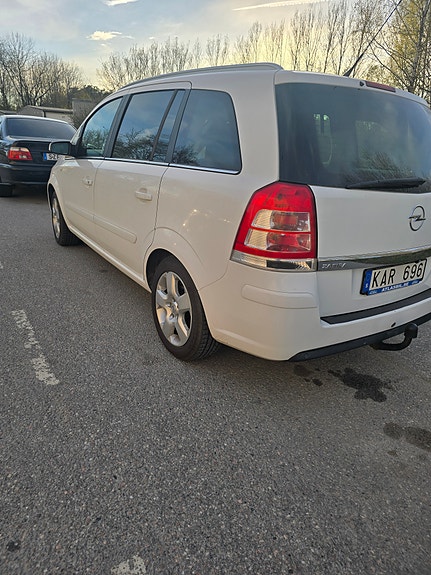 Opel Zafira 4 of 5