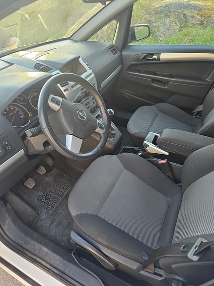 Opel Zafira 7 of 7
