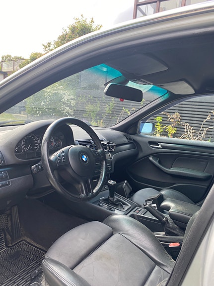 BMW 320i 5 of 5