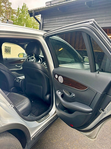 Mercedes-Benz GLC220 d 7 of 12