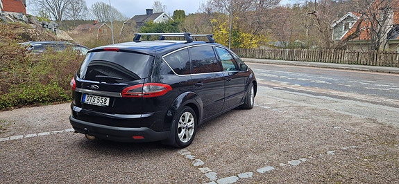 Ford S-MAX 3 of 5