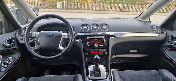 Ford S-MAX 4 of 5