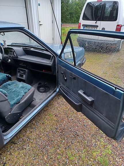 Ford Fiesta 4 of 8