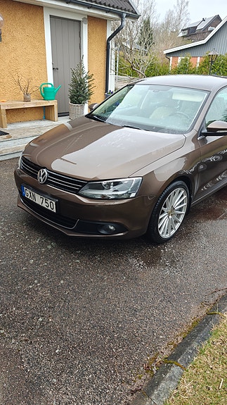 Volkswagen Jetta 3 of 4