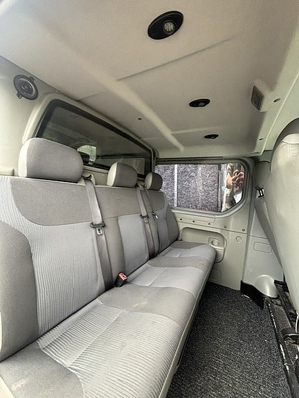 Opel Vivaro 4 of 5