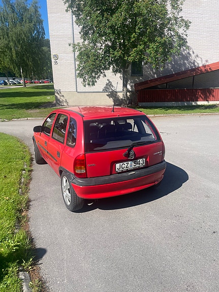 Opel Corsa 2 of 5