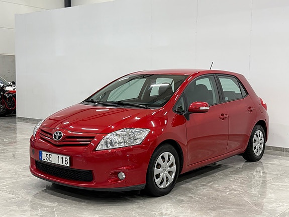 Toyota Auris 4 of 5