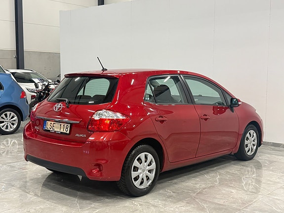 Toyota Auris 5 of 5