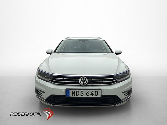 Volkswagen Passat 2 of 5