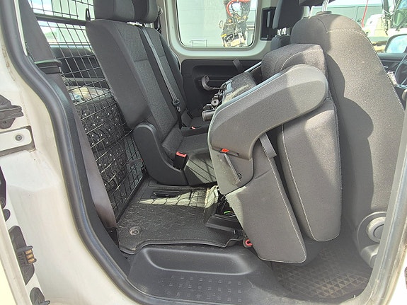 Volkswagen Caddy Maxi 16 of 21