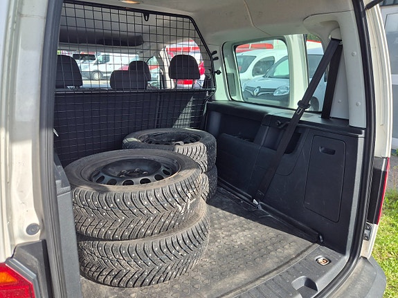 Volkswagen Caddy Maxi 14 of 21