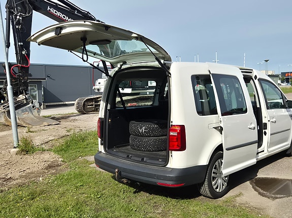 Volkswagen Caddy Maxi 15 of 21