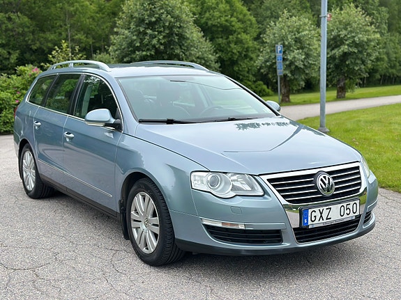 Volkswagen Passat 2 of 5