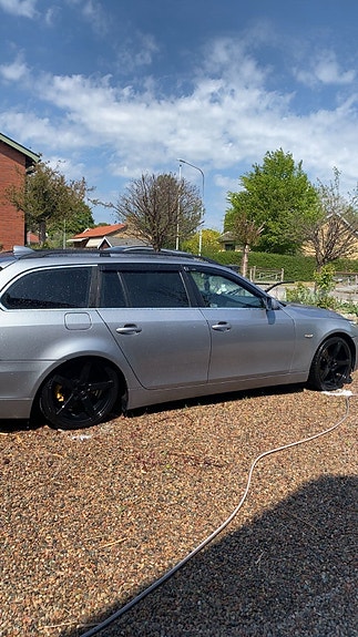 BMW 525i 2 of 2