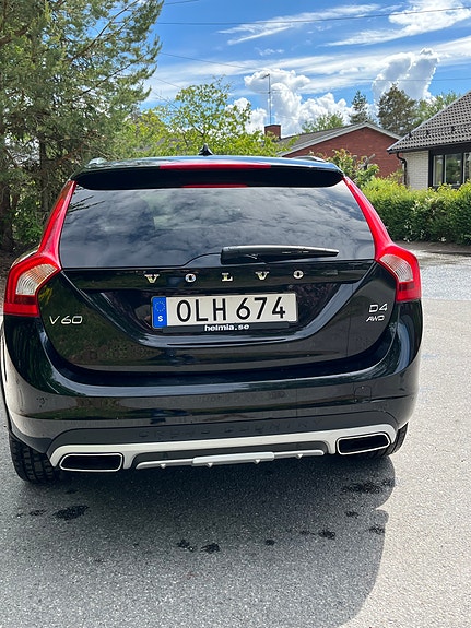 Volvo V60 Cross Country 5 of 11