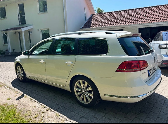 Volkswagen Passat 2 of 5