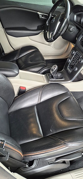 Volvo V40 Cross Country 4 of 7