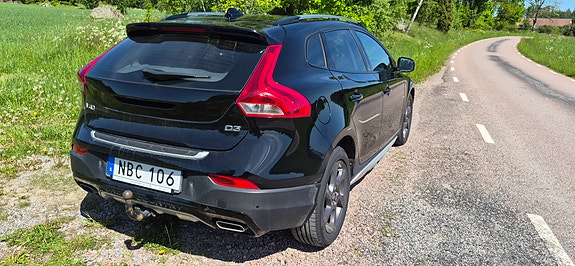 Volvo V40 Cross Country 3 of 7