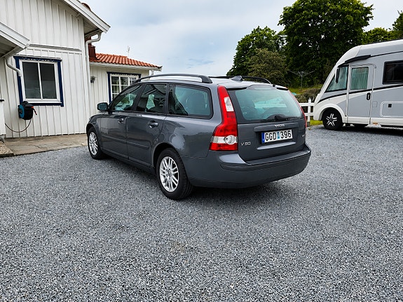 Volvo V50 2 of 5