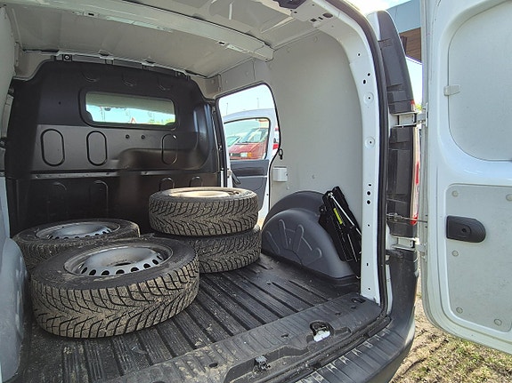 Renault Kangoo Express 14 of 16