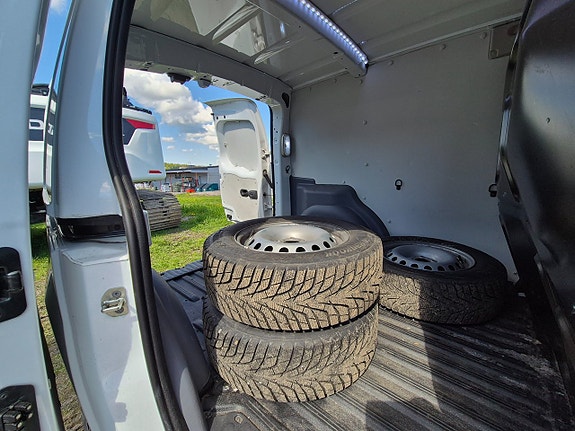 Renault Kangoo Express 12 of 16