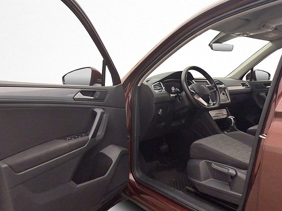 Volkswagen Tiguan 11 of 30